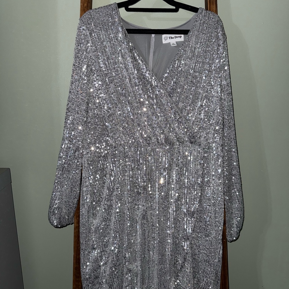 Silver Sequin V-Neck Long Sleeve Dress